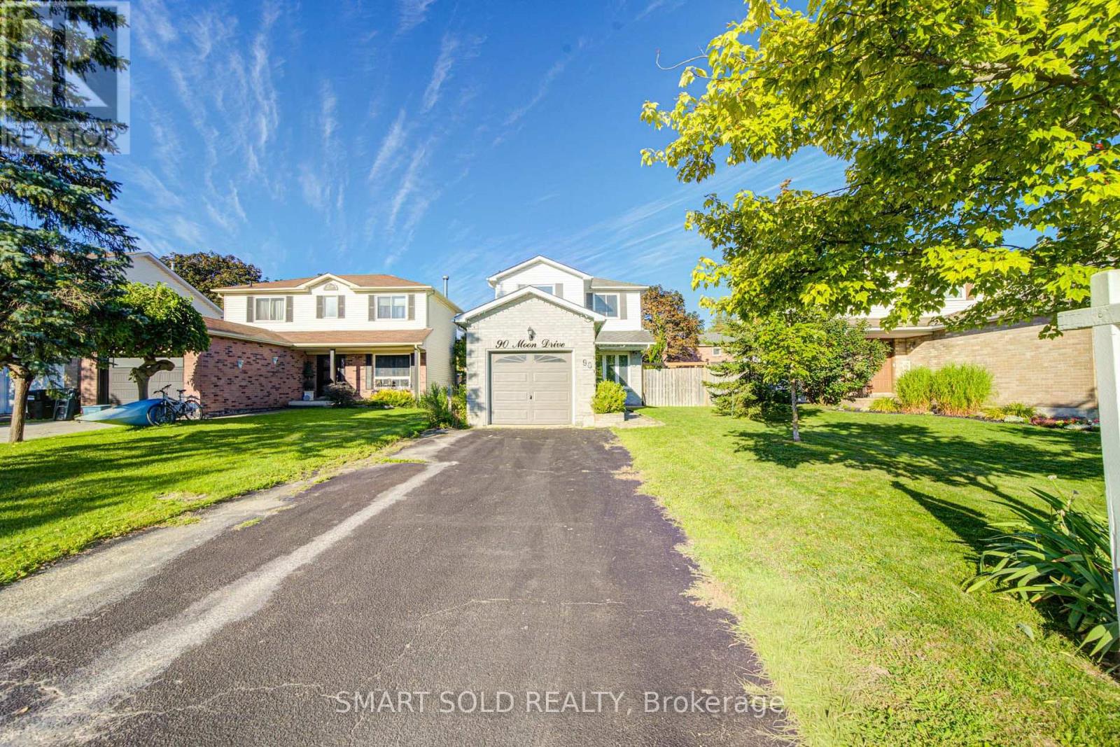 90 MOON DRIVE, Barrie, Ontario