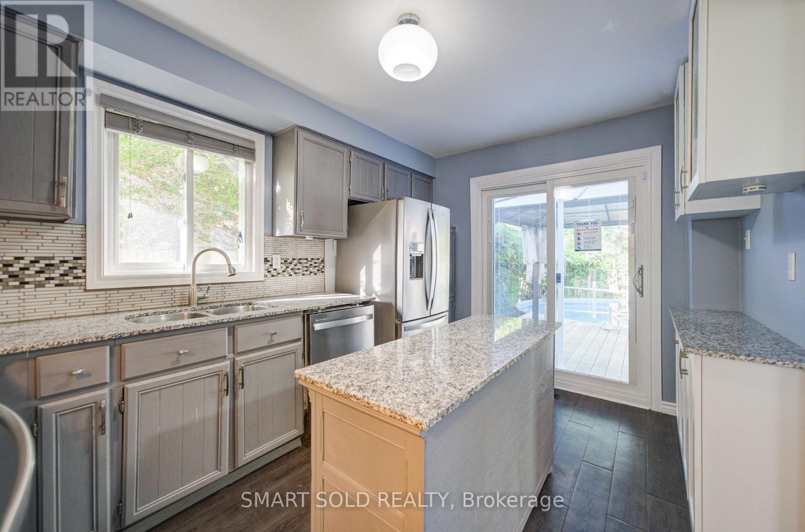 90 Moon Drive, Barrie, Ontario  L4N 7G9 - Photo 14 - S13794768