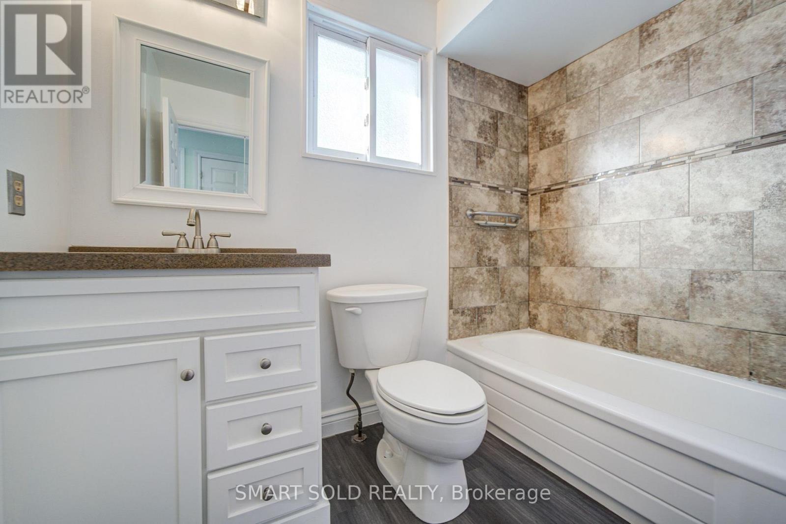 90 Moon Drive, Barrie, Ontario  L4N 7G9 - Photo 24 - S13794768