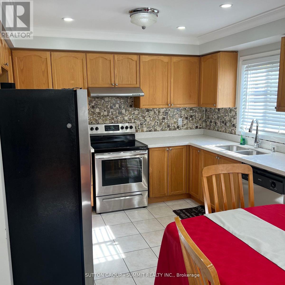 57 Trudelle Crescent, Brampton, Ontario  L7A 2Z3 - Photo 9 - W13794794