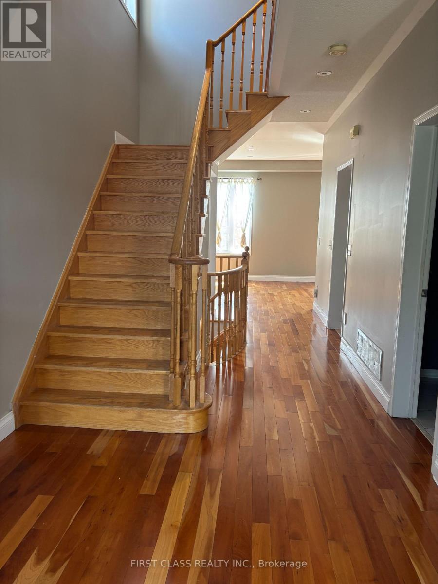 3350 Southwick Street, Mississauga, Ontario  L5M 7L5 - Photo 2 - W13794804