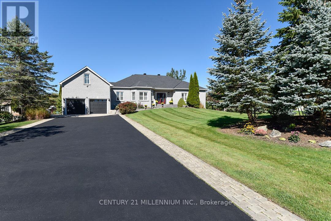 8 CASTLEWOOD COURT, Caledon, Ontario