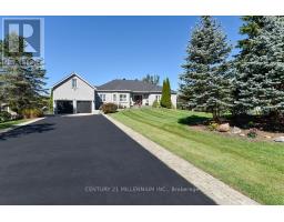 8 CASTLEWOOD COURT, Caledon, Ontario
