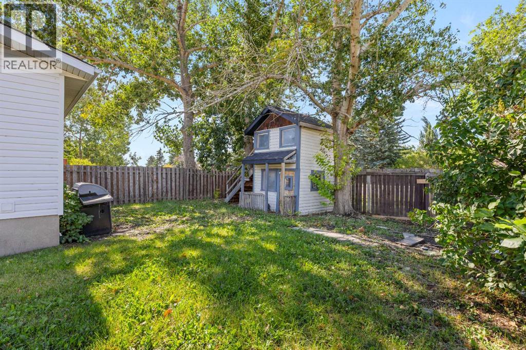 3 Emberdale Way Se, Airdrie, Alberta  T4B 1Z3 - Photo 4 - A2342556