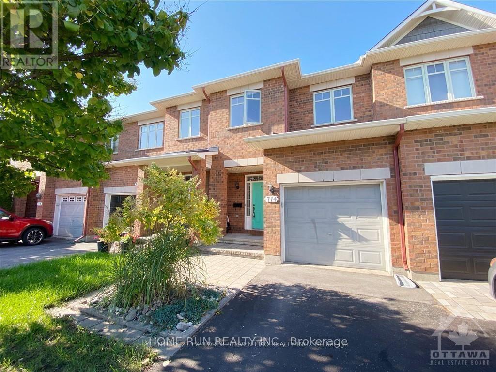 714 Nakina Way, Ottawa, Ontario  K1V 2H9 - Photo 2 - X13794828