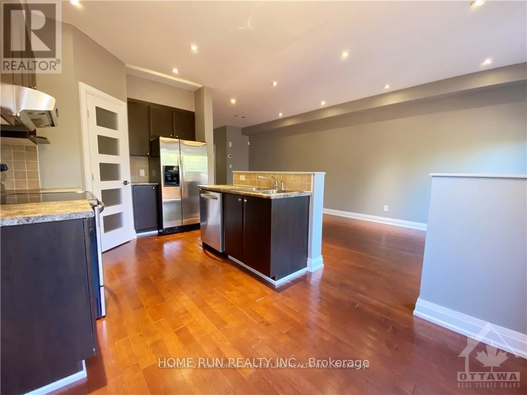714 Nakina Way, Ottawa, Ontario  K1V 2H9 - Photo 8 - X13794828