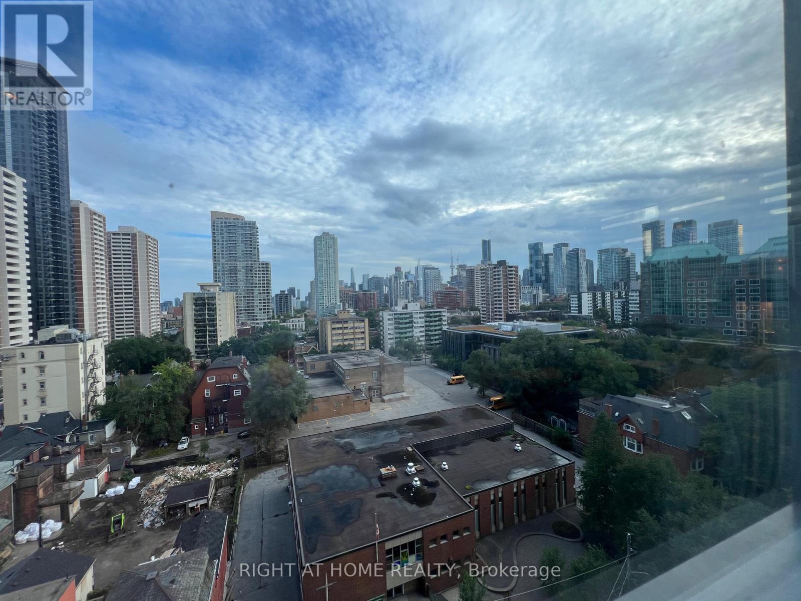 1006 - 28 LINDEN STREET, Toronto, Ontario