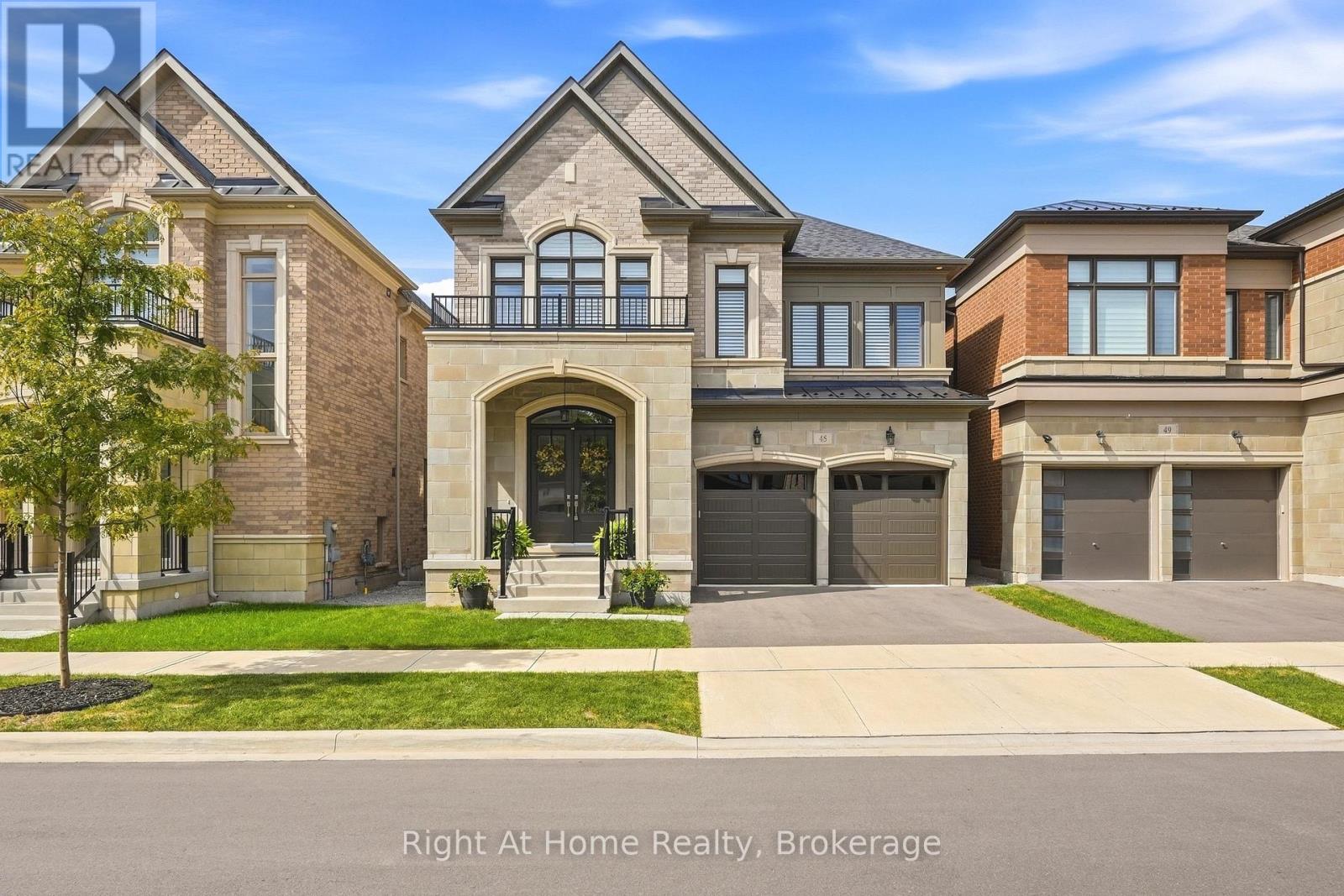 45 BOULTON TRAIL, Oakville, Ontario