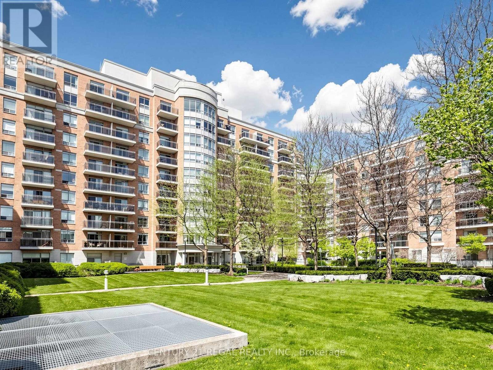 724 - 650 LAWRENCE AVENUE W, Toronto, Ontario