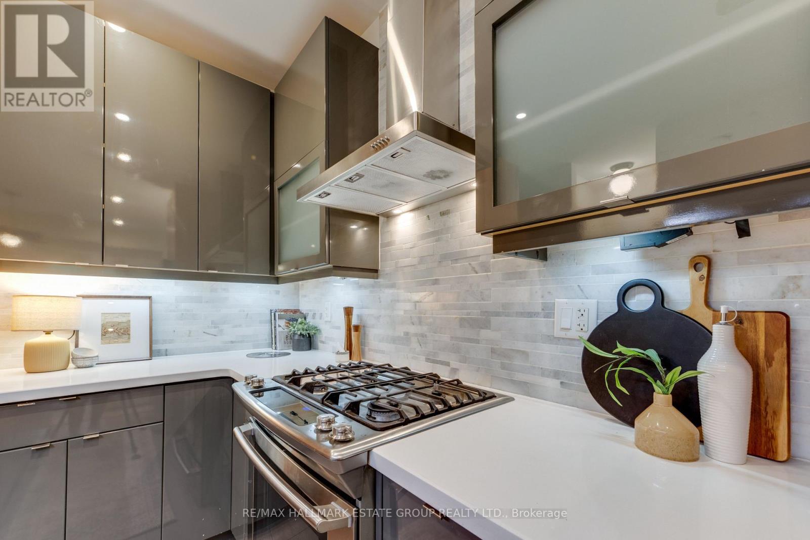 157 Heward Avenue, Toronto, Ontario  M4M 2T6 - Photo 18 - E13794906