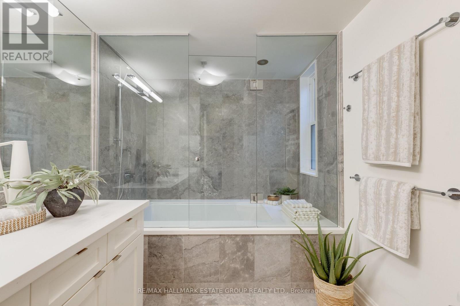 157 Heward Avenue, Toronto, Ontario  M4M 2T6 - Photo 31 - E13794906