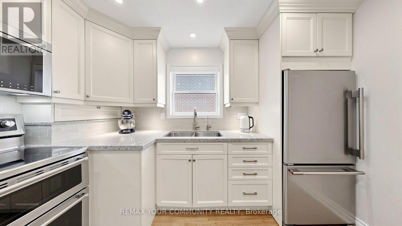 6 Athlone Road, Toronto, Ontario  M4J 4H2 - Photo 11 - E13794908