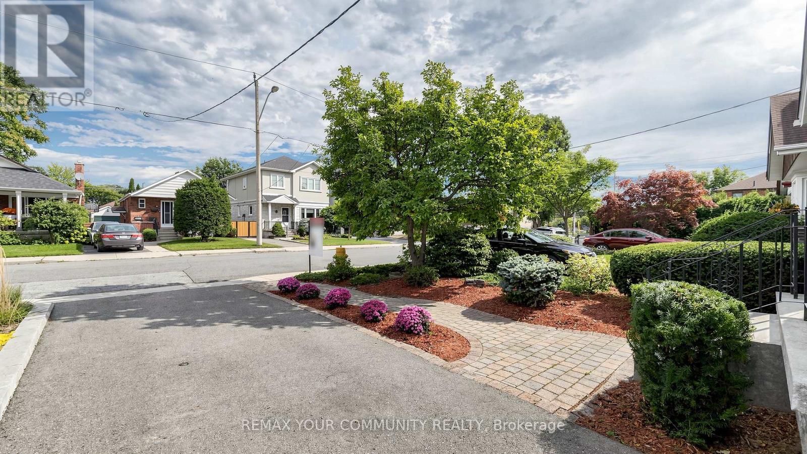 6 Athlone Road, Toronto, Ontario  M4J 4H2 - Photo 2 - E13794908