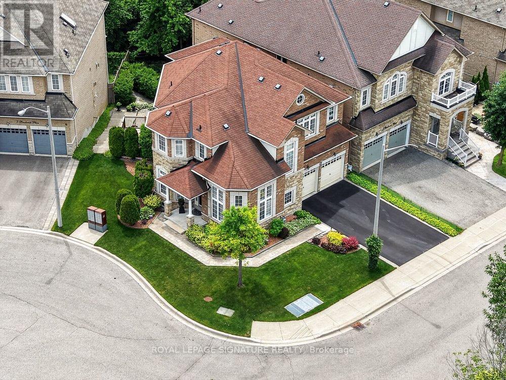 5 Broderick Place, Toronto, Ontario  M1L 0E3 - Photo 2 - E13794922