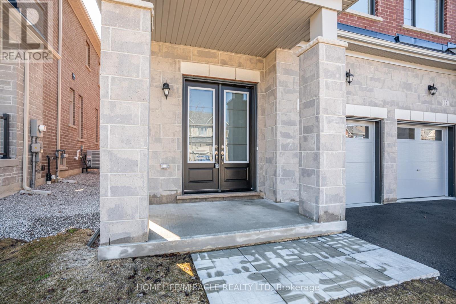 14 Sassafras Road, Springwater, Ontario  L9X 2C6 - Photo 4 - S13794946