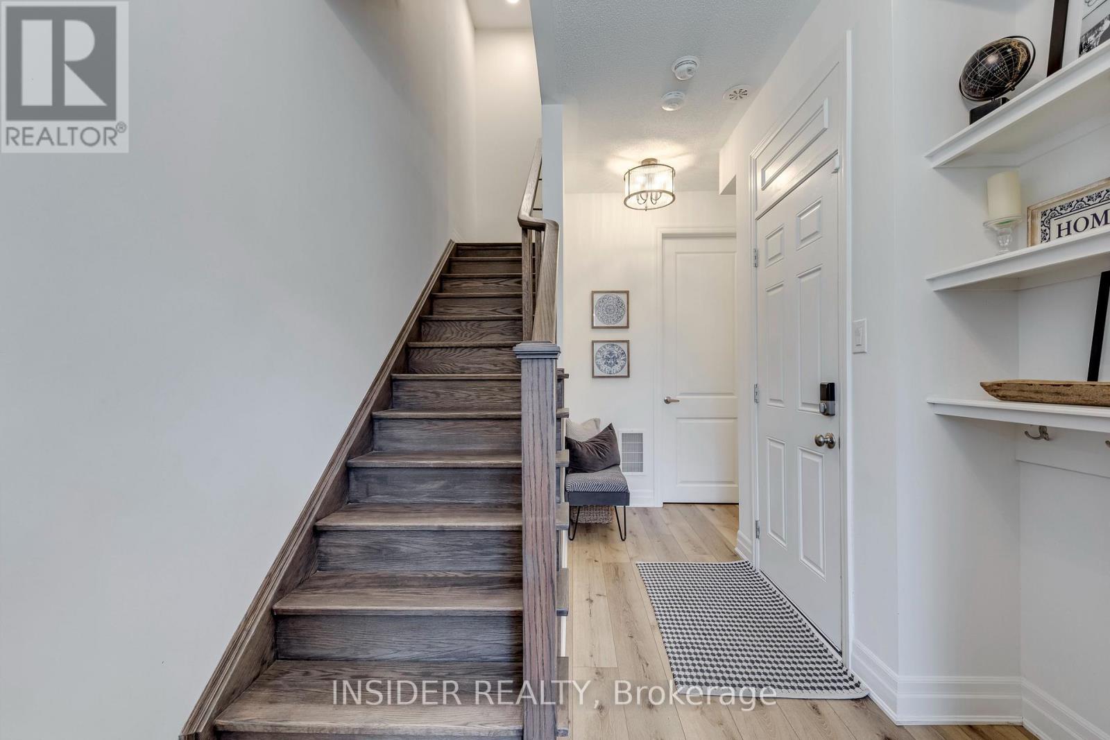 1915 Thames Circle, Milton, Ontario  L9E 1Y9 - Photo 3 - W13794928