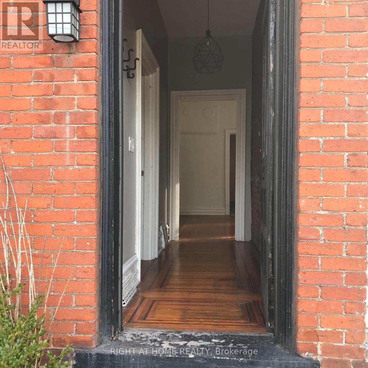 57 Locke Street S, Hamilton, Ontario  L8P 4A2 - Photo 2 - X13794936