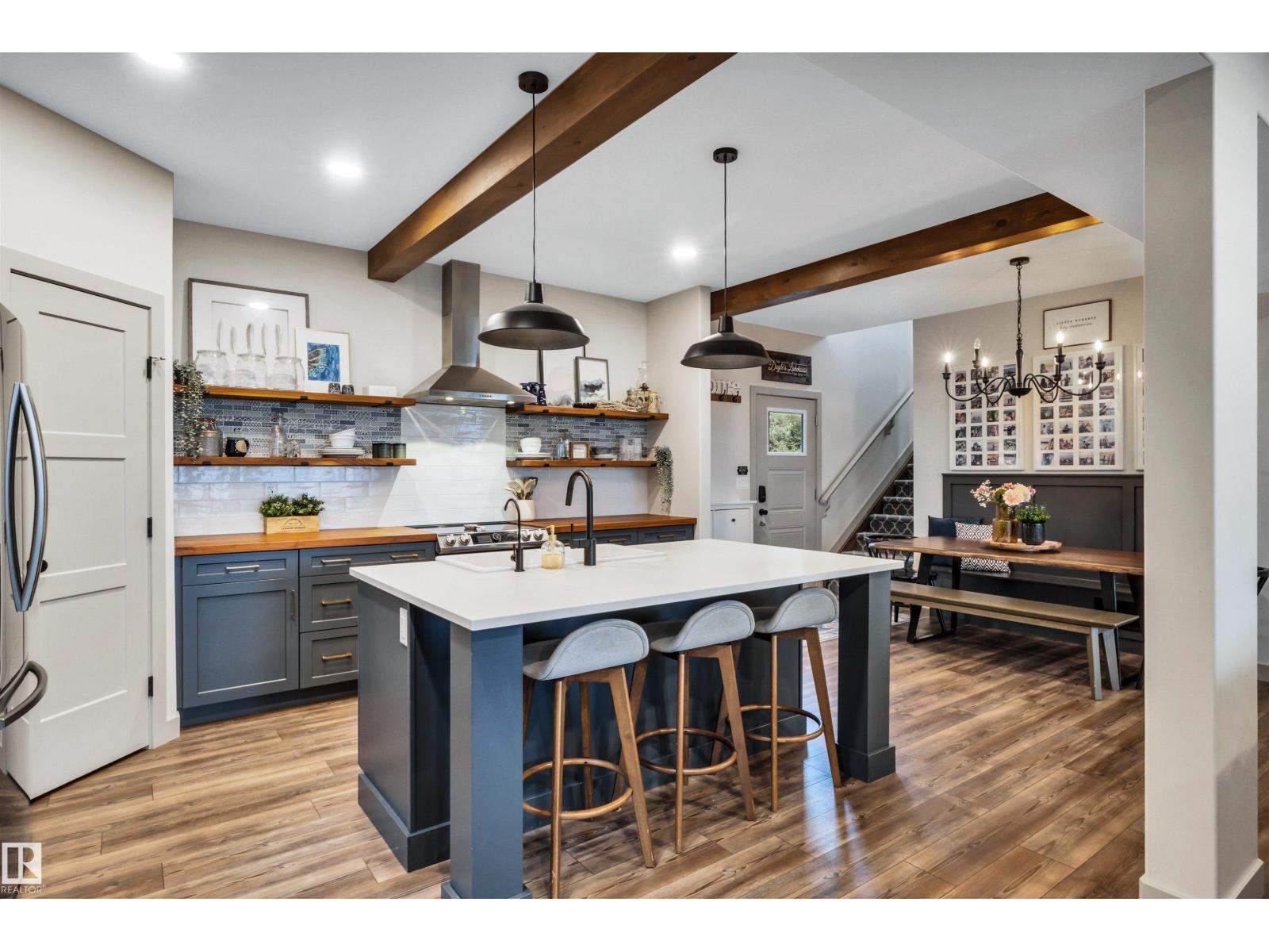 66 Beach AV photo 12