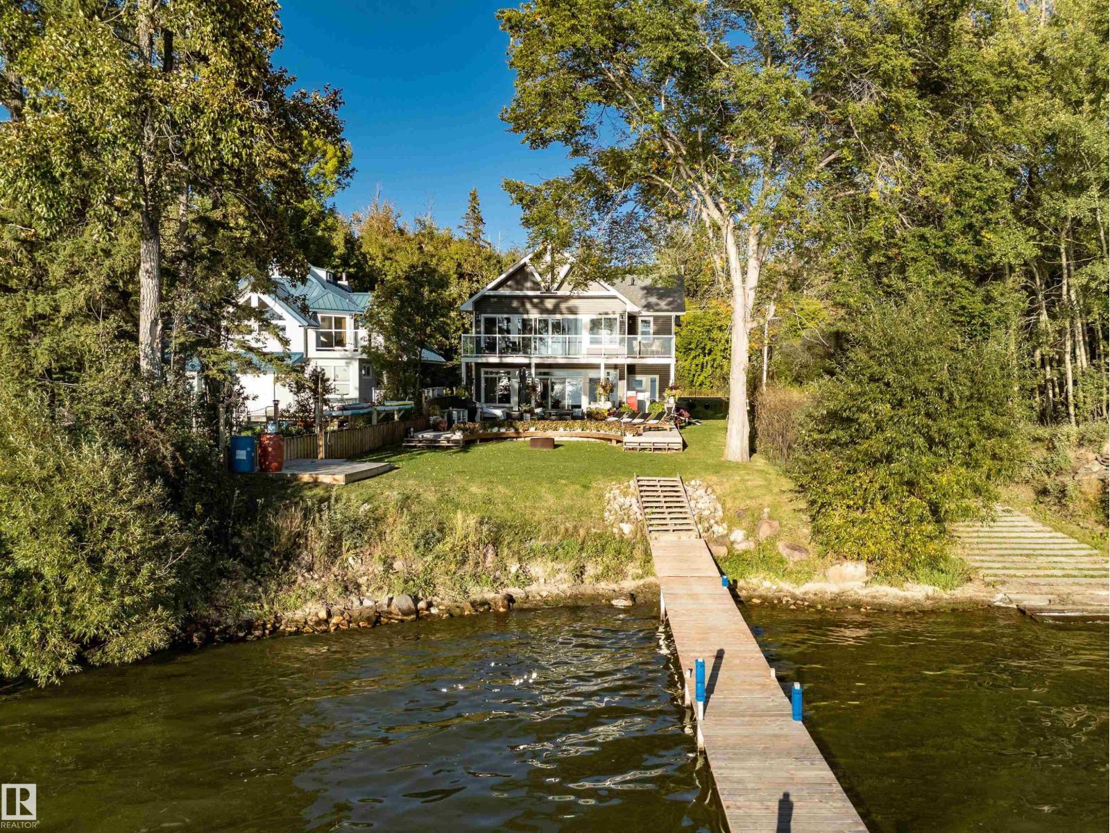 66 Beach AV photo 71