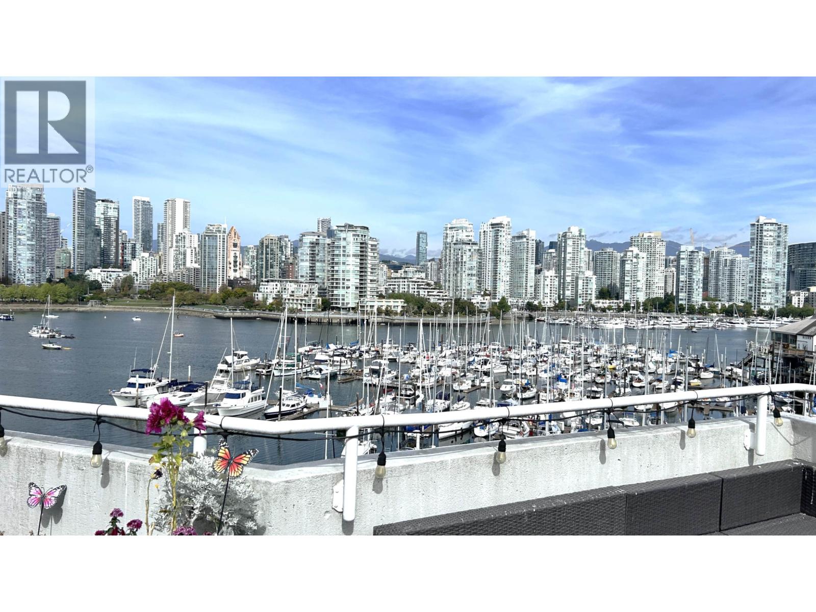 315 674 Leg In Boot Square, Vancouver, British Columbia  V5Z 4B4 - Photo 3 - R3113010