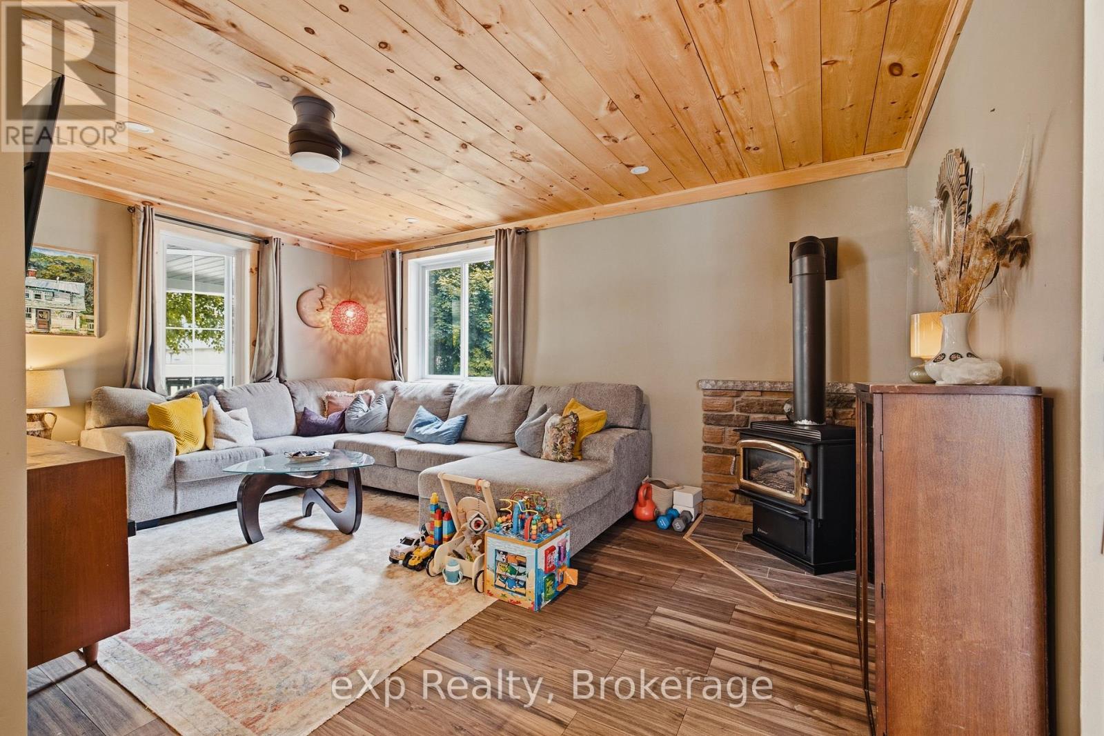 27 Ellen Street, Grey Highlands, Ontario  N0C 1E0 - Photo 3 - X13795002