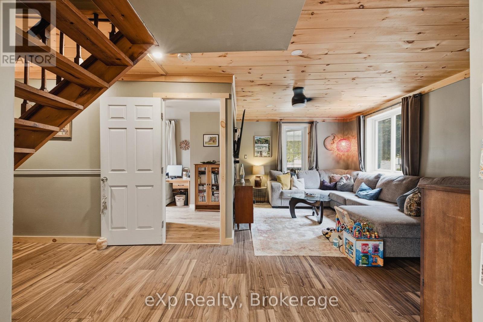 27 Ellen Street, Grey Highlands, Ontario  N0C 1E0 - Photo 6 - X13795002