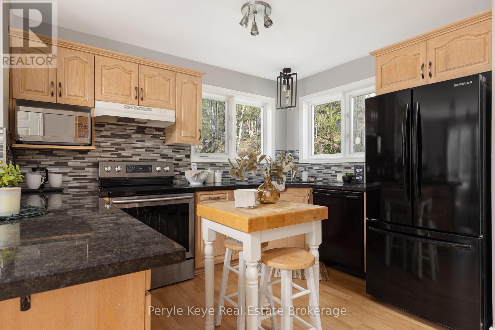 1042 Hillside Crescent, Lake Of Bays, Ontario  P1H 2J6 - Photo 36 - X13795024