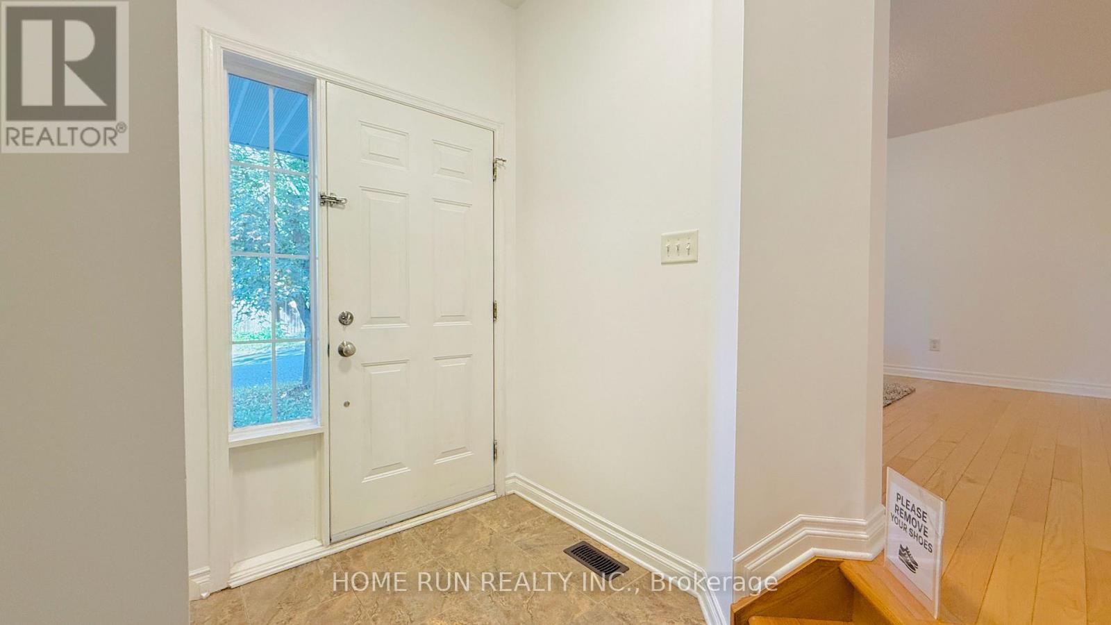 41 Brechin Crescent, Ottawa, Ontario K2W 1E4 - Photo 3 - X13777516