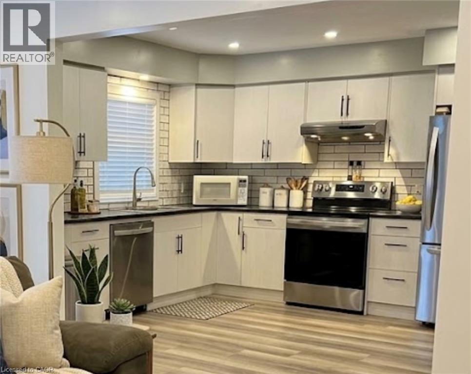 27 Winslow Drive, Kitchener, Ontario  N2M 3C9 - Photo 4 - 40864075