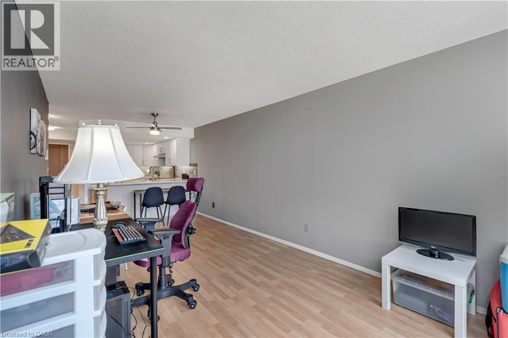 25 Agnes Street Unit# 903, Mississauga, Ontario  L5B 3X7 - Photo 14 - 40863646