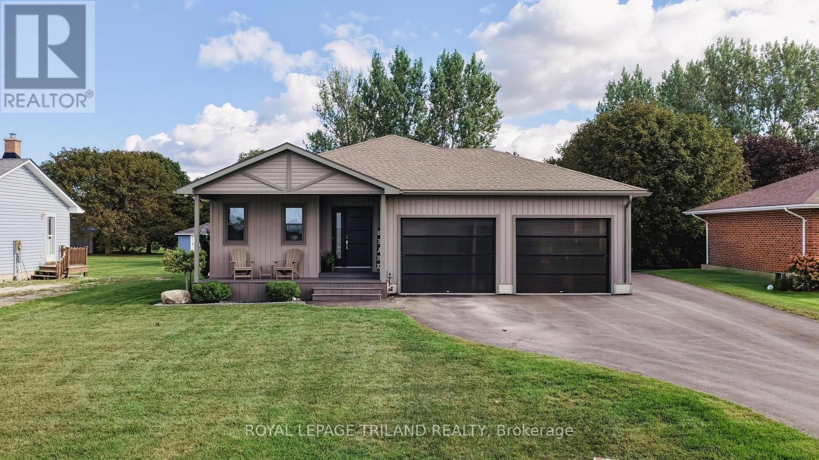 51 Park Street, Huron-Kinloss, Ontario  N0G 2R0 - Photo 1 - X13795106
