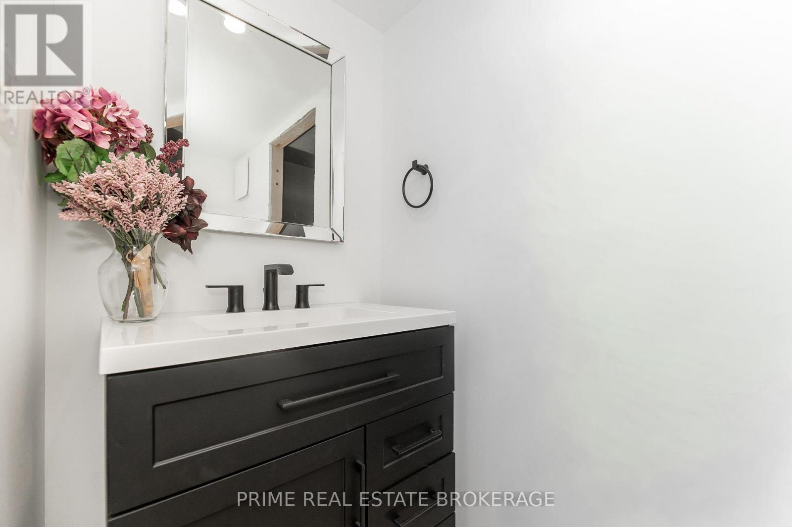 205 Martin Road, Middlesex Centre, Ontario  N0L 1E0 - Photo 41 - X13795122