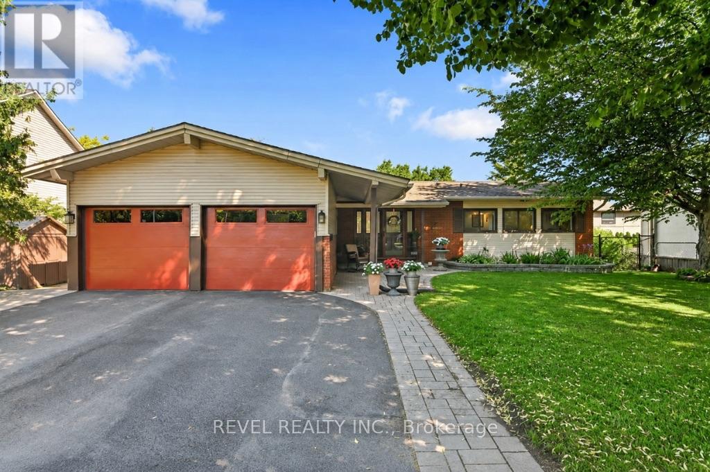 2555 REGINA STREET, Ottawa, Ontario