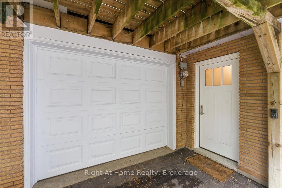 1252 Britannia Road, Burlington, Ontario  L7P 0G1 - Photo 6 - W13795134