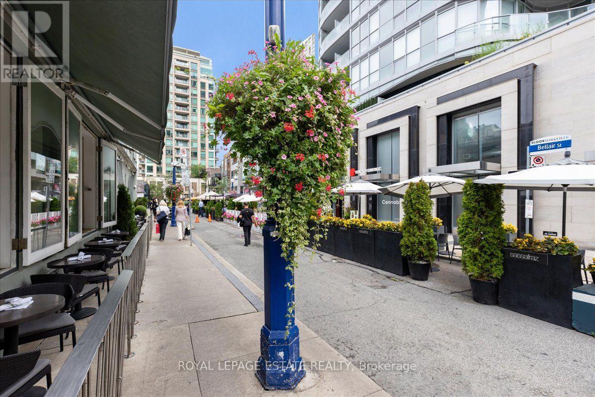 1201 - 88 Cumberland Street, Toronto, Ontario  M5R 0C8 - Photo 31 - C13795062