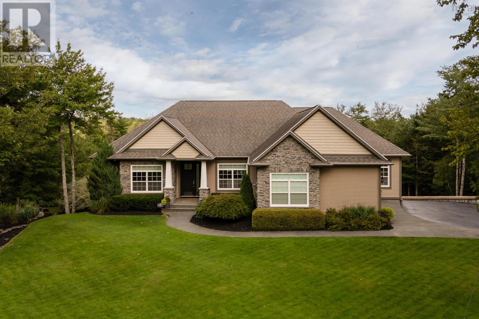 279 Aberdeen Drive, Fall River, Nova Scotia