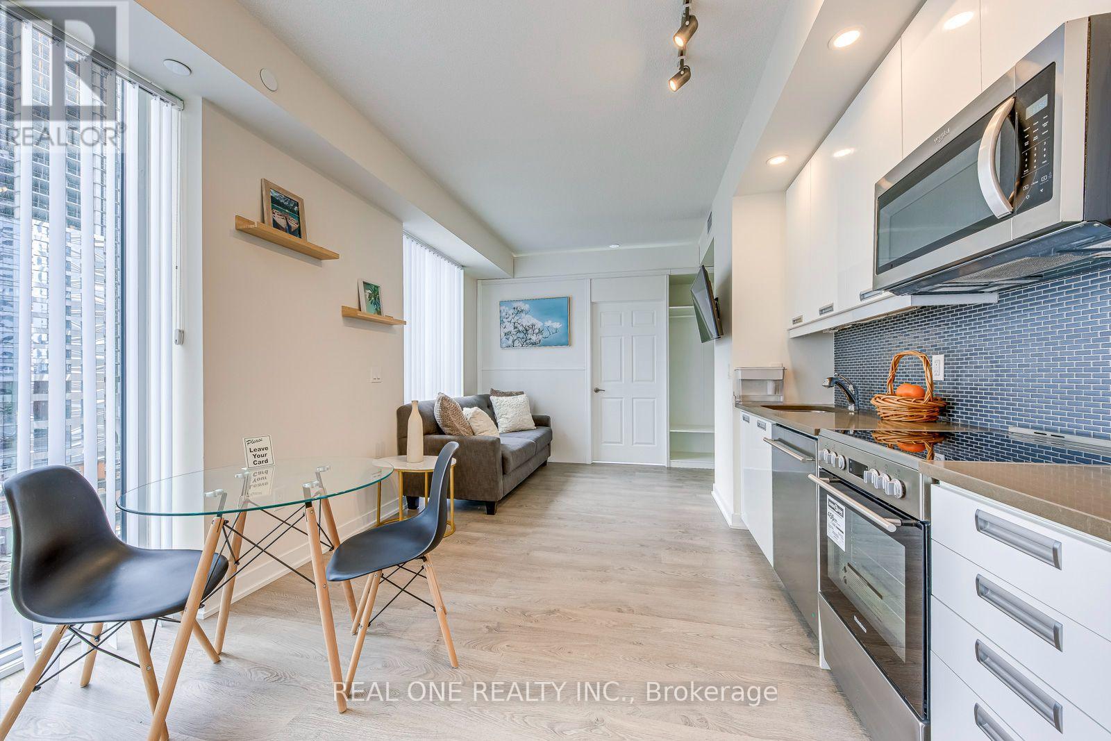 1001 - 99 John Street, Toronto, Ontario  M5V 0S6 - Photo 8 - C13795072