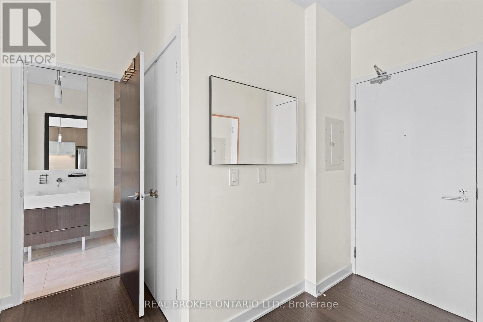 4403 - 110 Charles Street E, Toronto (Church-Yonge Corridor), Ontario  M4Y 1T5 - Photo 4 - C13795104