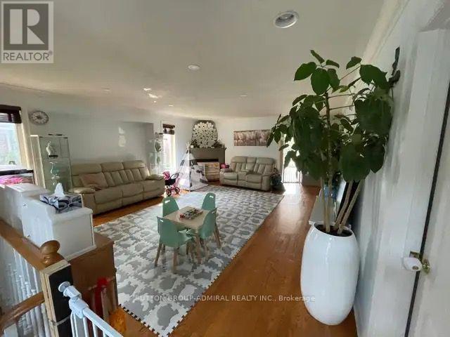 Main Level - 153 Niagara Drive, Oshawa (Samac), Ontario  L1G 8A6 - Photo 5 - E13795058