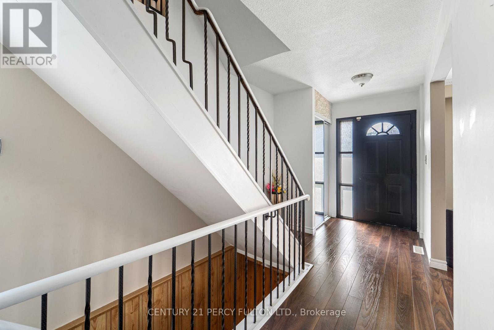 98 Doreen Crescent, Clarington, Ontario  L1C 3W8 - Photo 4 - E13795092