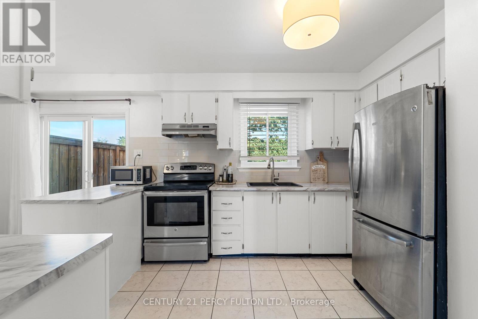 98 Doreen Crescent, Clarington, Ontario  L1C 3W8 - Photo 7 - E13795092