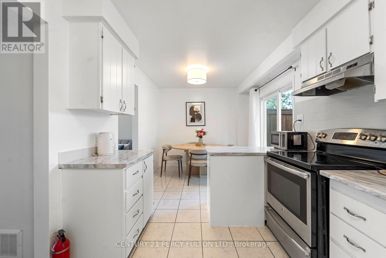 98 Doreen Crescent, Clarington, Ontario  L1C 3W8 - Photo 8 - E13795092