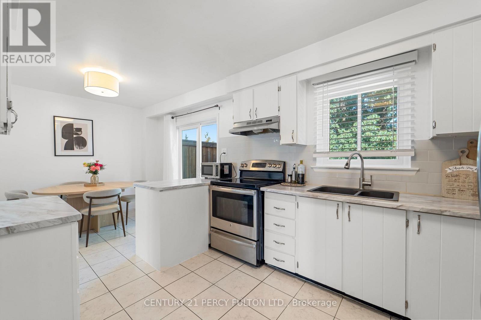 98 Doreen Crescent, Clarington, Ontario  L1C 3W8 - Photo 9 - E13795092
