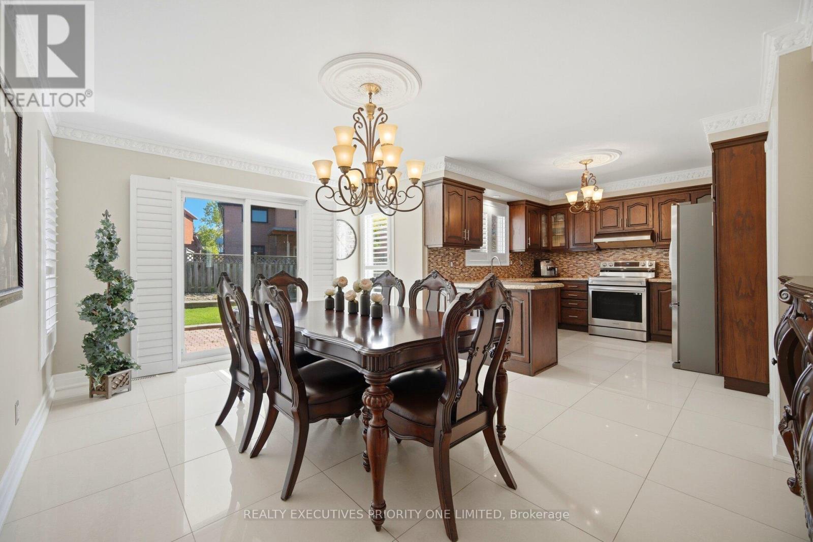 139 Jade Crescent, Vaughan (West Woodbridge), Ontario  L4L 6M1 - Photo 12 - N13795000