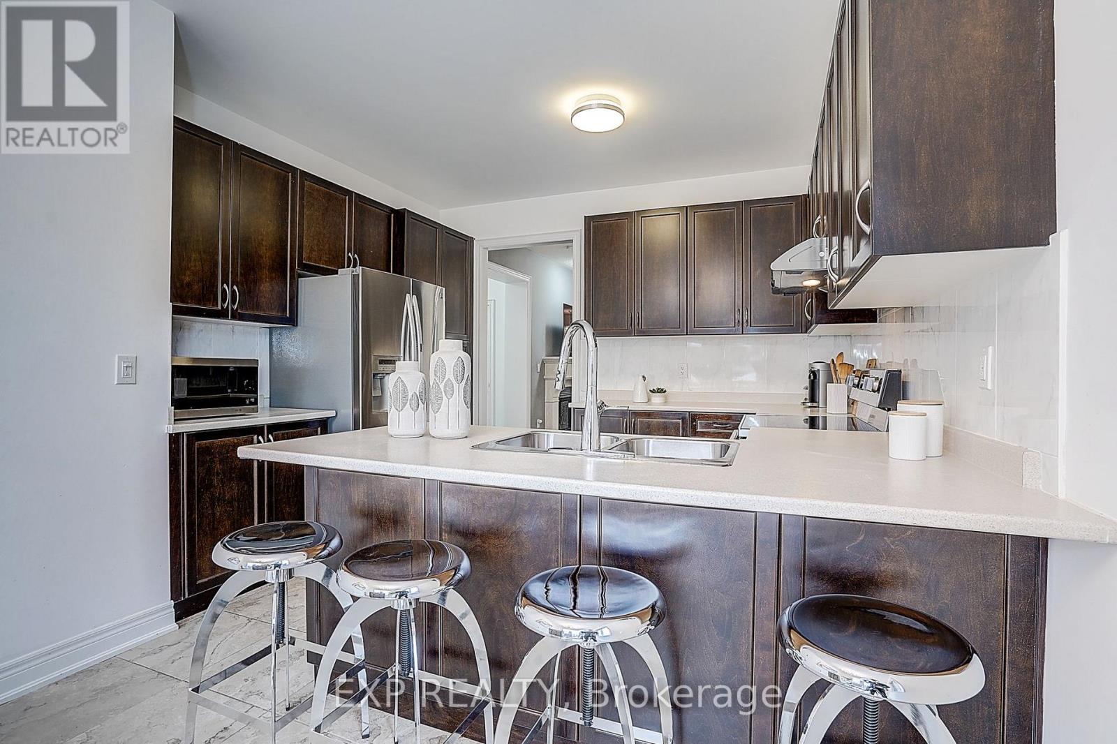 574 Sweetwater Crescent, Newmarket (Glenway Estates), Ontario  L3X 0H6 - Photo 12 - N13795100