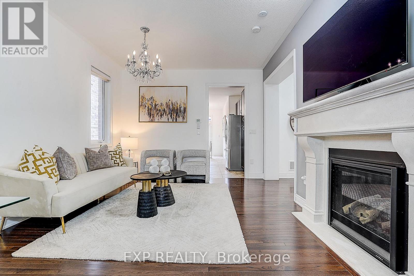 574 Sweetwater Crescent, Newmarket (Glenway Estates), Ontario  L3X 0H6 - Photo 3 - N13795100
