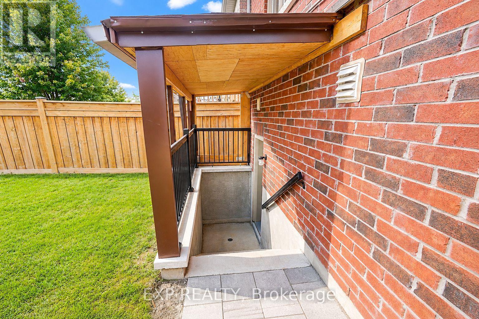 574 Sweetwater Crescent, Newmarket (Glenway Estates), Ontario  L3X 0H6 - Photo 35 - N13795100