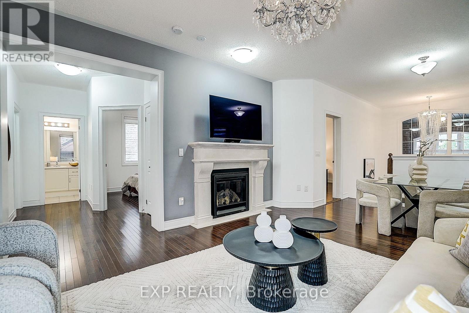 574 Sweetwater Crescent, Newmarket (Glenway Estates), Ontario  L3X 0H6 - Photo 8 - N13795100