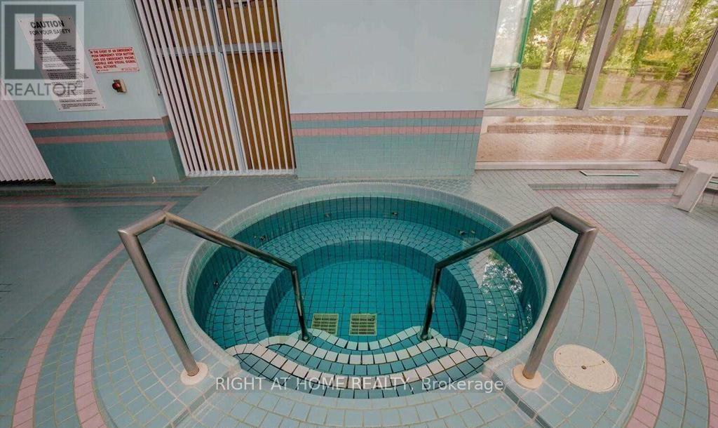 1110 - 4450 Tucana Court, Mississauga (Hurontario), Ontario  L5R 3R4 - Photo 17 - W13794954