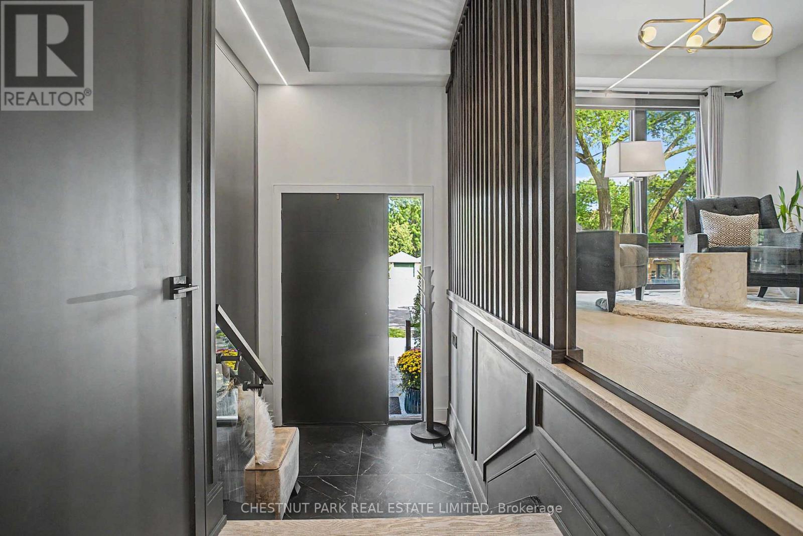150 Sheldon Avenue, Toronto, Ontario  M8W 4L6 - Photo 2 - W13794984
